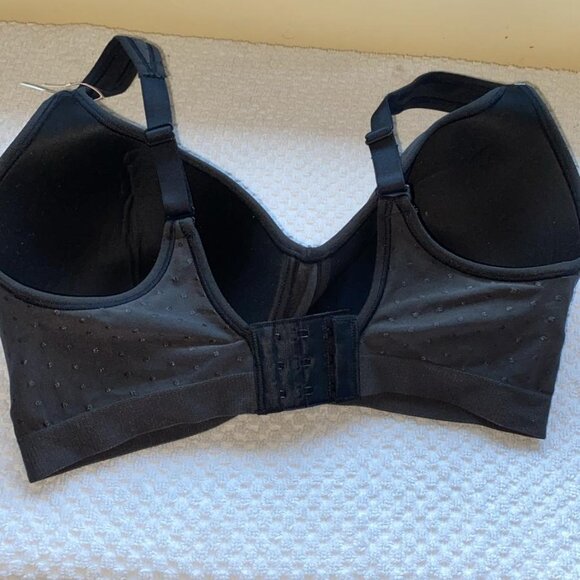 Bali Comfort Revolution Shaping Wireless Smoothing Bra - Picture 6 of 8